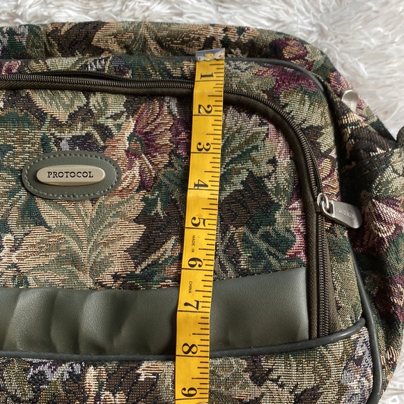 New under the seat tapestry floral carry on  bag - Picture 9 of 12